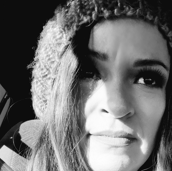 Meet your Posher, Angie! - Picture 1 of 1